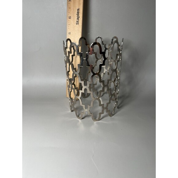 PartyLite Garden Gate Candle Sleeve 3” Pillar Candle Hurricane Glass - Picture 2 of 3